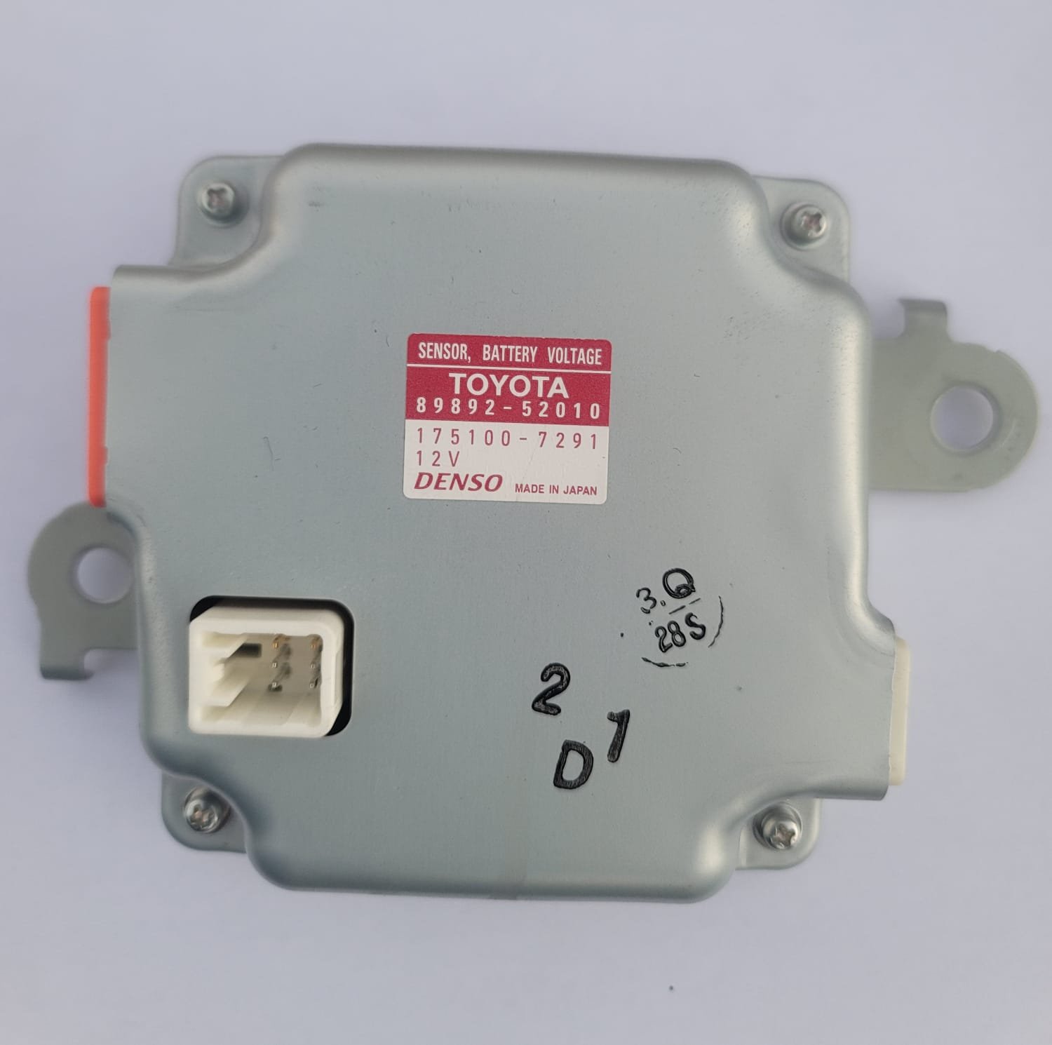 Toyota Prius C 2012 – 2017 Hybrid Battery Voltage Sensor 89892-52010